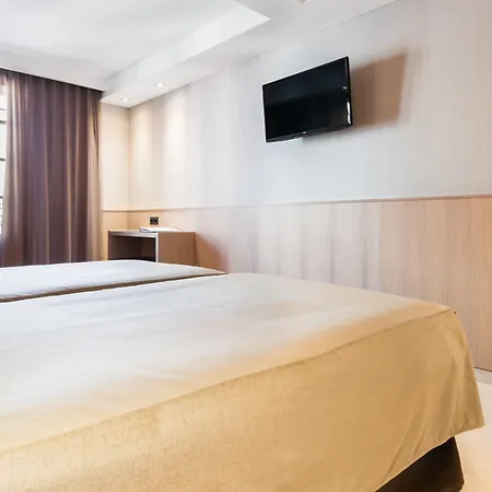 Otel Gran Barcino 4*