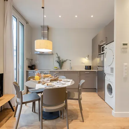 Aspasios Urquinaona Apartmán *