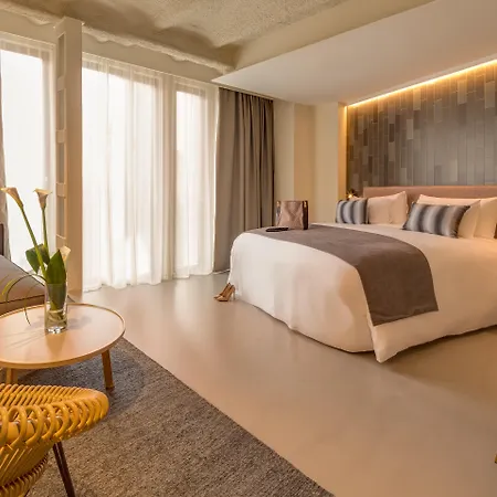 Ohla Eixample 5*