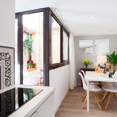 Apartment Aspasios Charming Flats