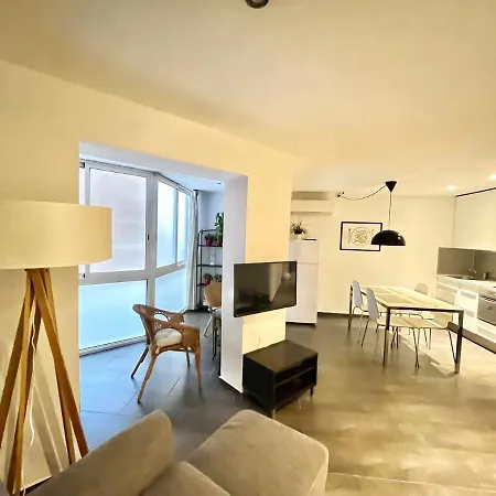 Gorgeous In Downtown Appartement *
