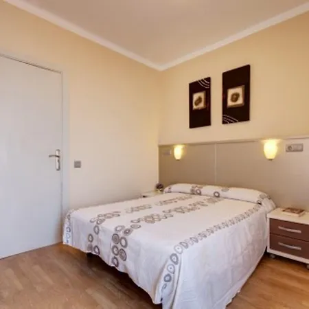 Konukevi Hostal Barcelona Barselona