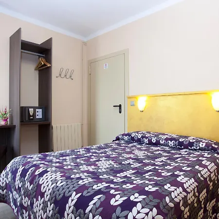 Konukevi Hostal Barcelona 2*