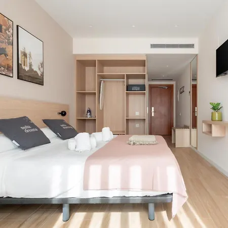 Hotel Limehome Carrer De Besalu 82 Barcelone