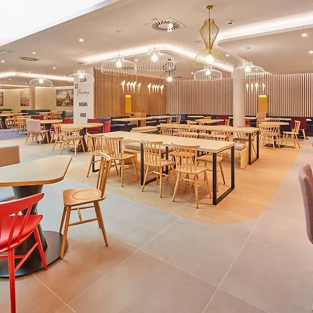 Hampton By Hilton Barcelona Fira Gran Via 3* L’Hospitalet de Llobregat