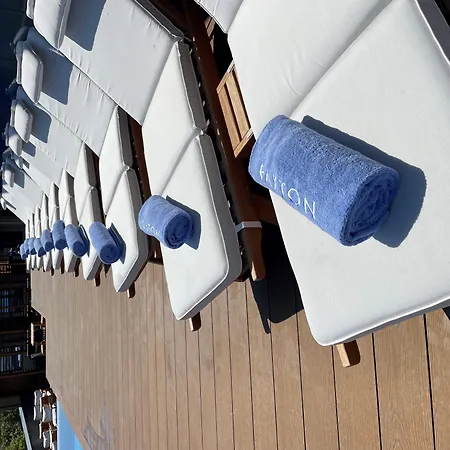 Paxton Hotel 4*