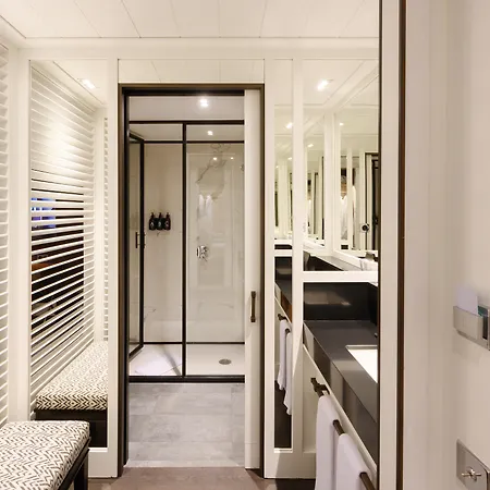 Hotel Seventy 4*
