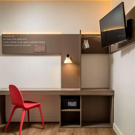 Ibis Styles Centre 2*