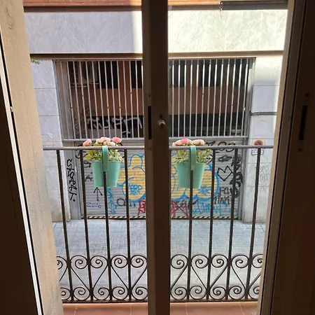 Apartamento Sagrada Familia- Excelente Ubicación *