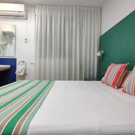 Yomo Bcn Port Pensjonat 2*
