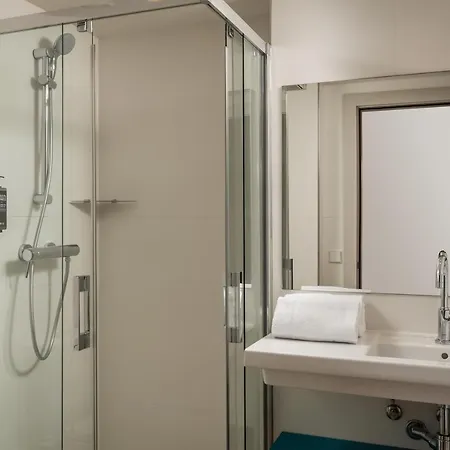 Ibis Styles Centre Hotel 2*