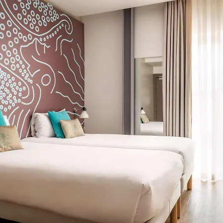 Ibis Styles Centre 2*