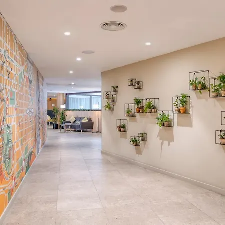 Citadines Ramblas Апарт-отель Барселона