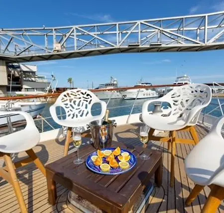 Charming Boat In Barcelona - Perfect Getaway Sant Adria de Besos
