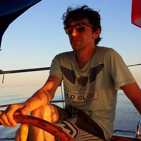 Botel On A Beautiful Ocean Going Classic Schooner! Barcelona