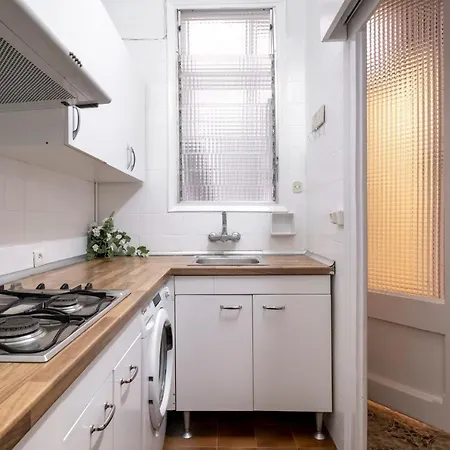 Centric Gaudi Apartment Barcelona