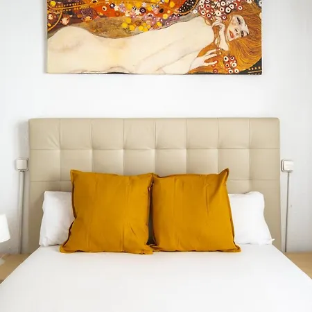 Apartment Centric Gaudi *