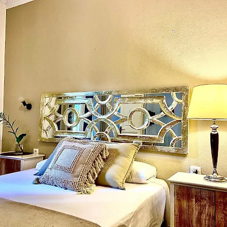 Hostel Alani Montjuic *