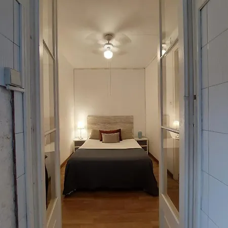 Hostel Alani Montjuic *