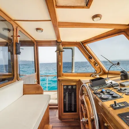 Spacious Yacht Center 5 Barcellona