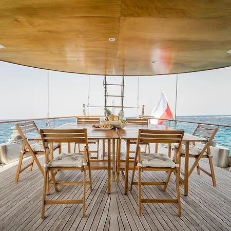 Spacious Yacht Center 5 Barcellona