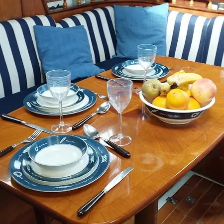 Botel On A Beautiful Ocean Going Classic Schooner! Barcelona