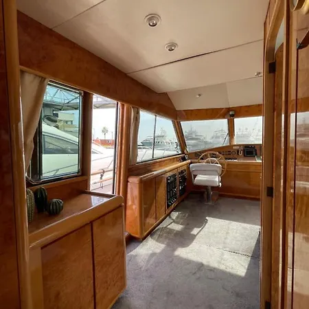 Botel Boat Aloha *