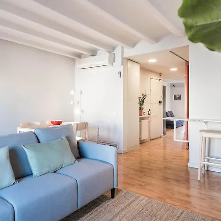 Fall In With Bcn In The Location Apartman *