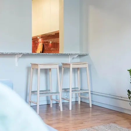 Fall In With Bcn In The Location Apartman