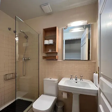 Unique Bruc Apartment