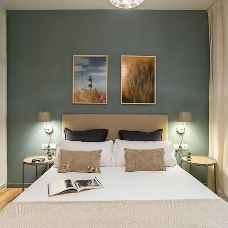 Lägenhet Modern Stylish 3 Bedroom Arco De Triunfo