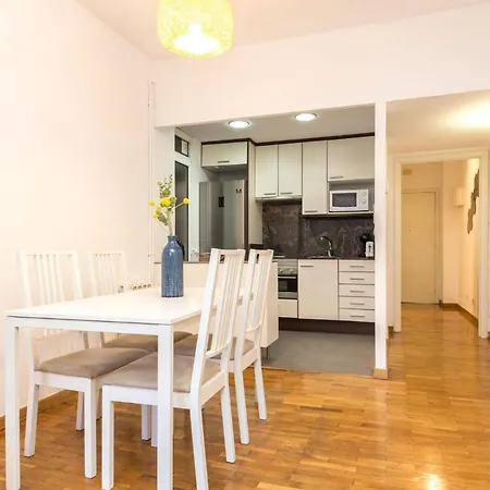 Apartamento Find Calm At Cozy Sanctuary With Terrace Barcelona