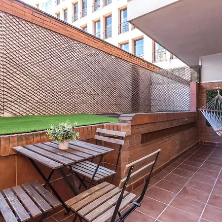Find Calm At Cozy Sanctuary With Terrace Apartment