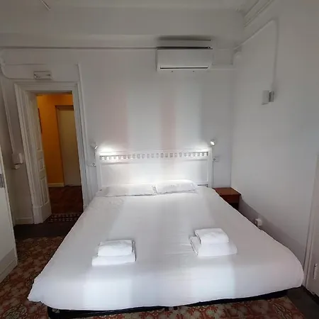 Del Palau 招待所 2*