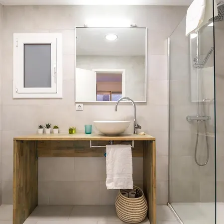 Find Calm At Cozy Sanctuary With Terrace *