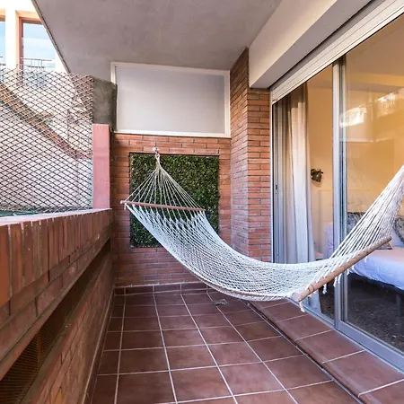Find Calm At Cozy Sanctuary With Terrace Apartment *