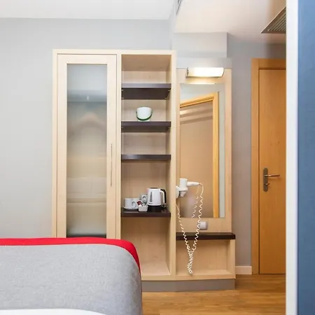 Express 22@ By Ihg 3*