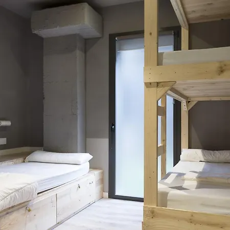 Ant Hostel *