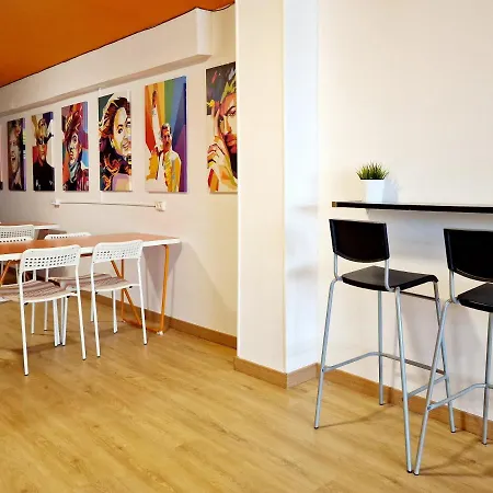 Arc House Hostel *