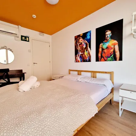 Hostel Arc House *
