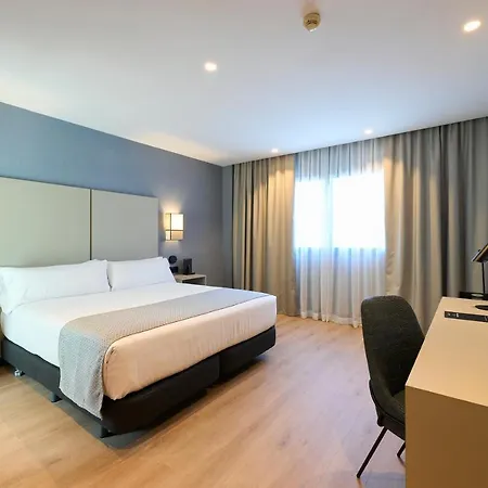 Hotel Catalonia La Maquinista 4*