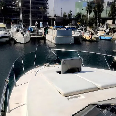 Cozy Private Two Yacht In Barcelona - Port Fórum Hotel en barco *