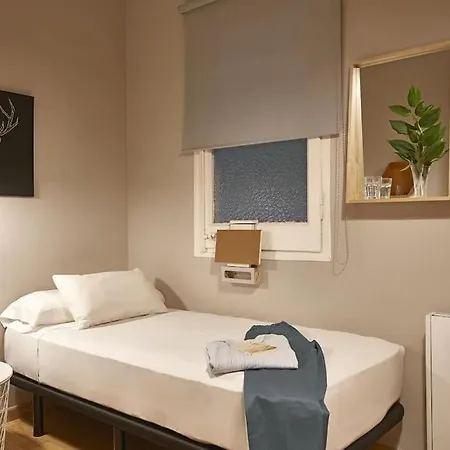 Magnificent 4 Bedroom In Eixample Apartment *