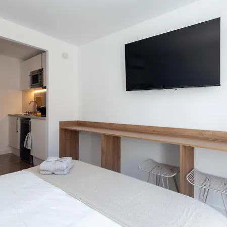 Apartment Soho Apartments & Studios *