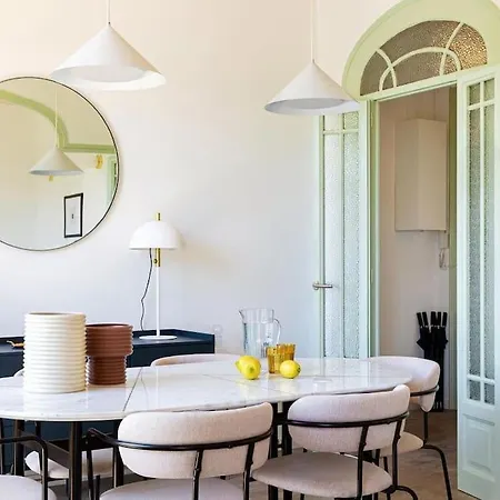 Lovely In Plaza Espana - Fira Montjuic Apartment *