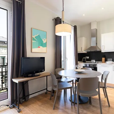 Aspasios Urquinaona Apartmán *