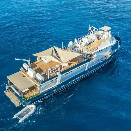 Luxury Boat Hotel en barco