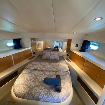 Hotel en barco - Divali - Duerme En Un Confortable Yate En Barcelona