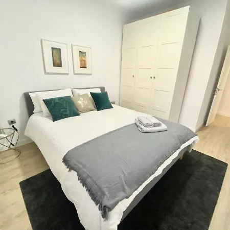 Chic Apartments- Free Parking - 10 Min From Bcn Centre By Metro Appartamento Barcellona