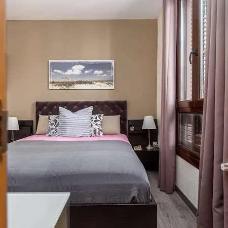 One Bedroom In City Center Appartamento *